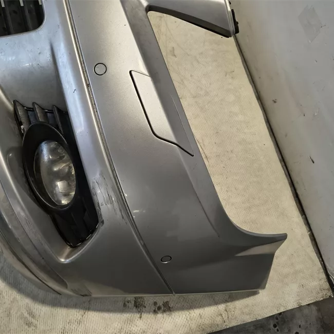 Paraurti anteriore con sensori parcheggio primer