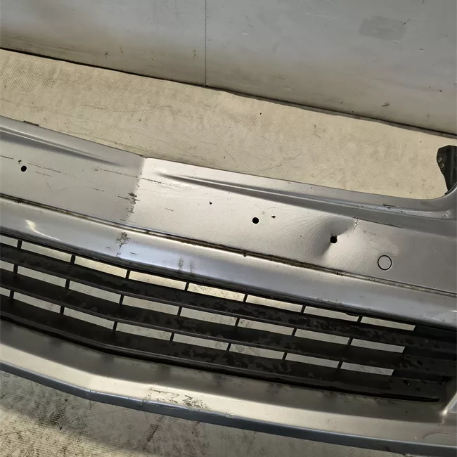 Paraurti anteriore con sensori parcheggio primer