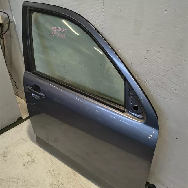 Porta anteriore destra