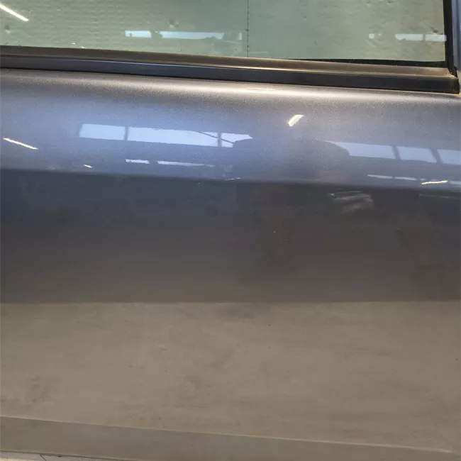 Porta anteriore destra