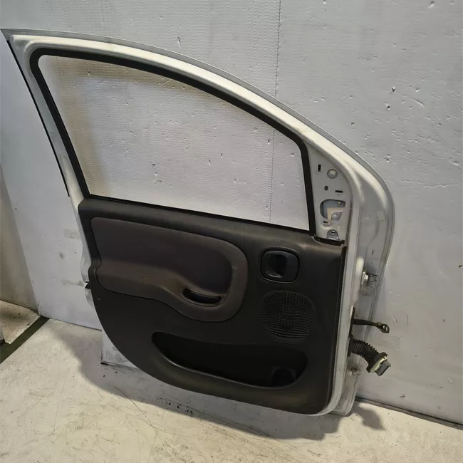 Porta anteriore sinistra senza fasce paracolpi