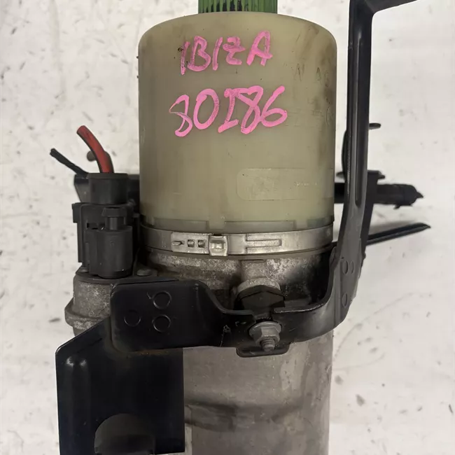 Pompa servosterzo con serbatoio