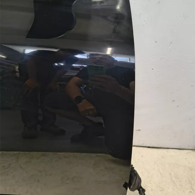 Porta anteriore destra