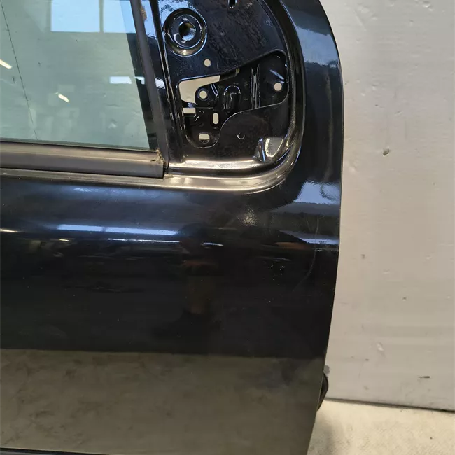 Porta anteriore destra con fasce paracolpi