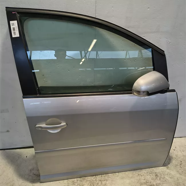 Porta anteriore destra