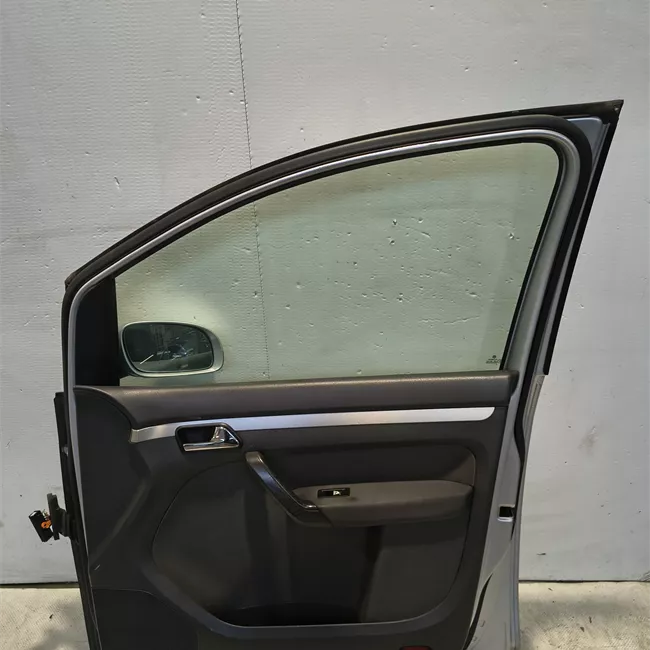 Porta anteriore destra