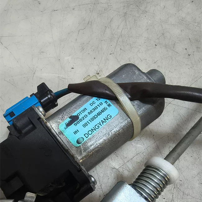Alzacristallo elettrico porta anteriore destro con motorino
