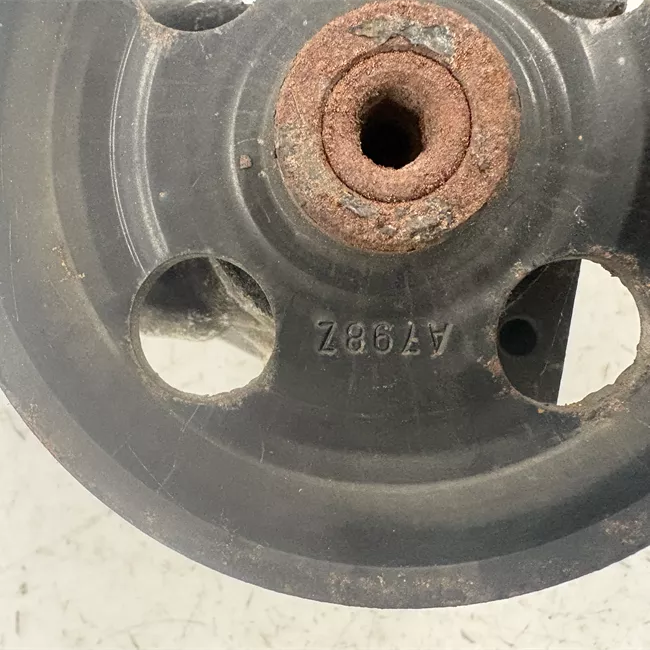 Pompa servosterzo con puleggia