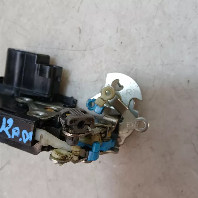 Serratura porta anteriore destra