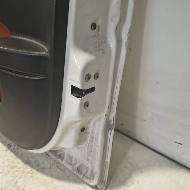 Porta anteriore destra