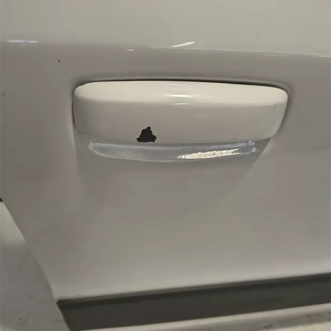 Porta anteriore destra