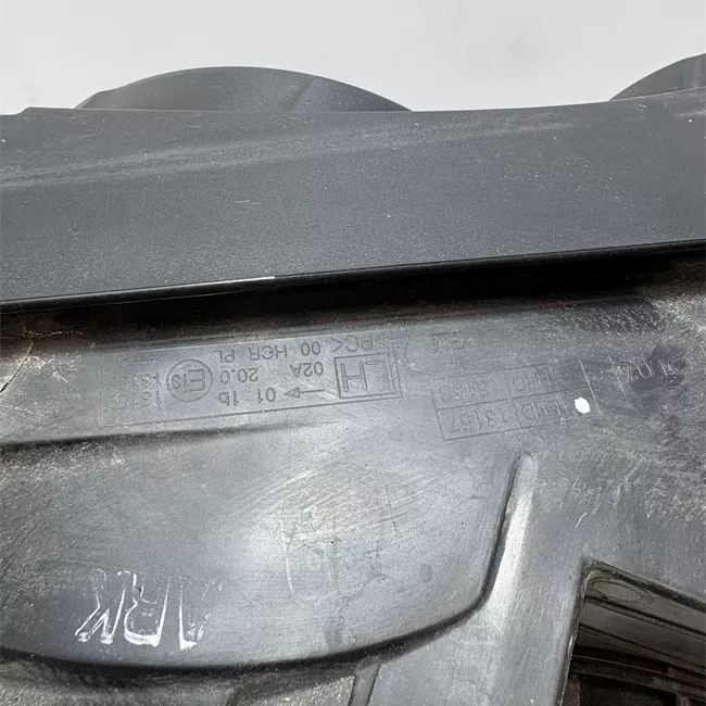 Proiettore sinistro con regolazione manuale/cornice cromata