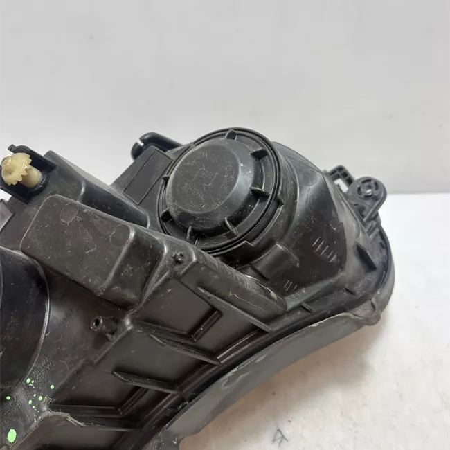 Proiettore sinistro con regolazione manuale/cornice cromata