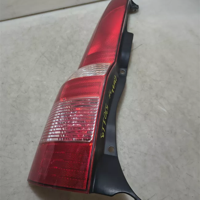 Fanale posteriore sinistro 11/04>