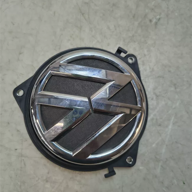Maniglia portello posteriore con stemma cromo/nero
