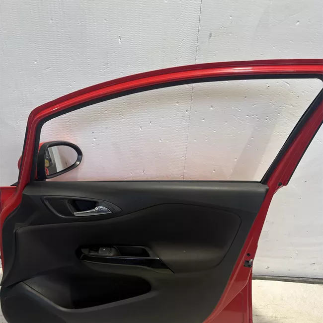 Porta anteriore destra
