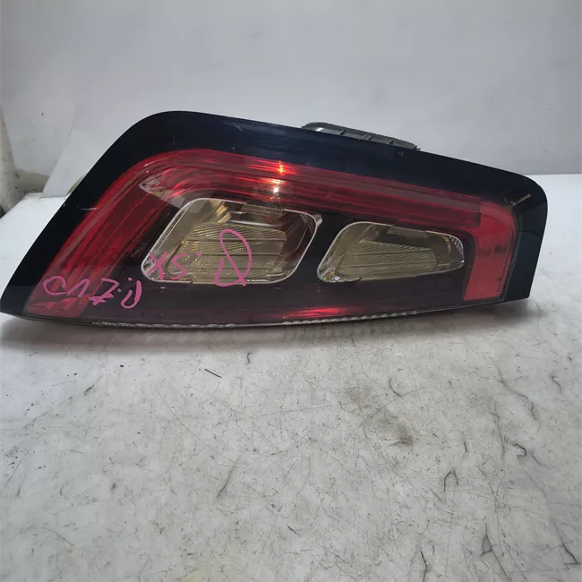 Fanale posteriore sinistro Racing, Sport