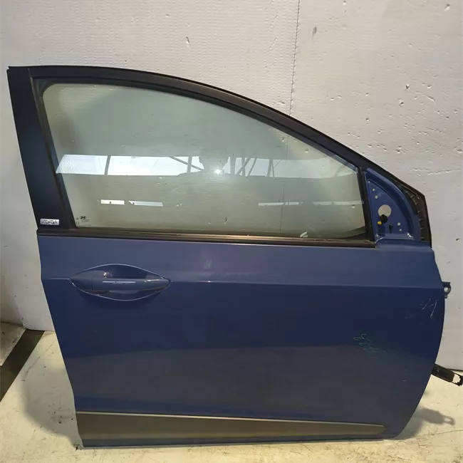 Porta anteriore destra con modanatura nera