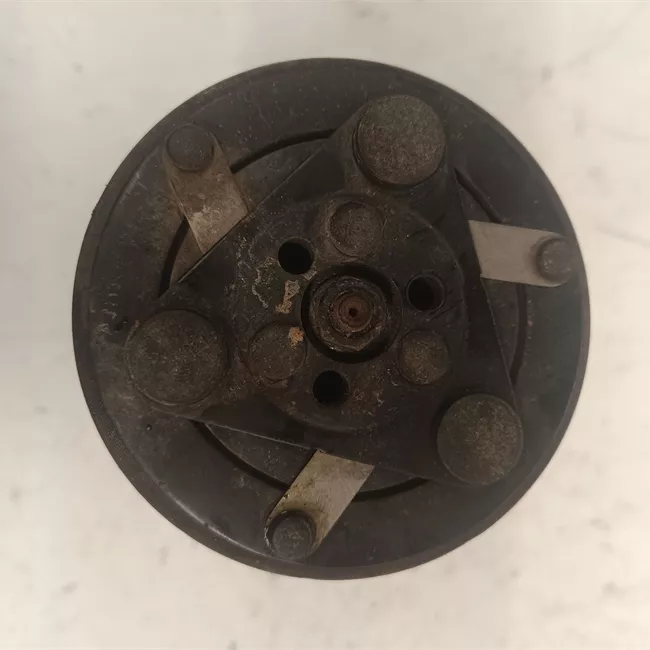 Compressore aria condizionata rotazionale