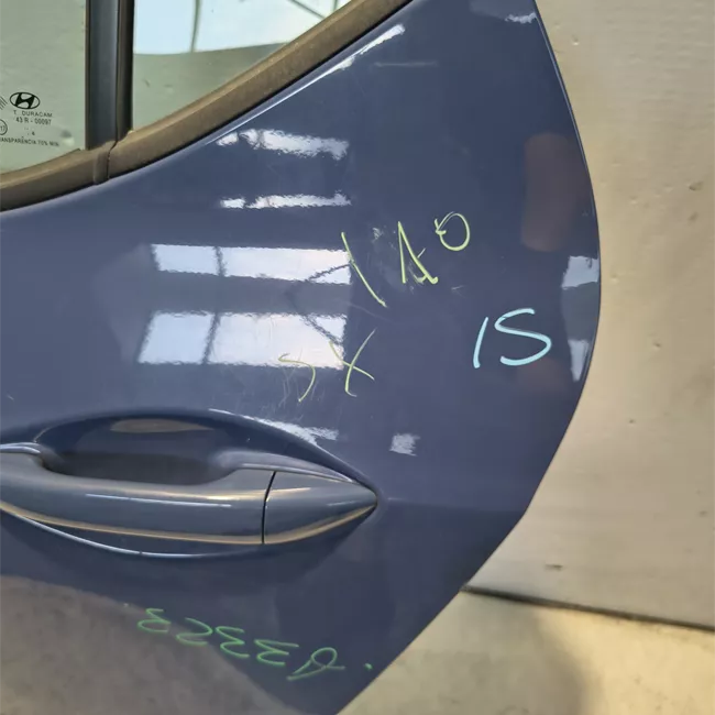 Porta posteriore sinistra con modanatura nera