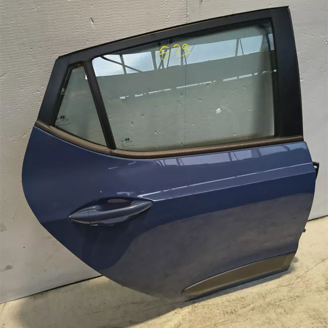 Porta posteriore destra con modanatura nera