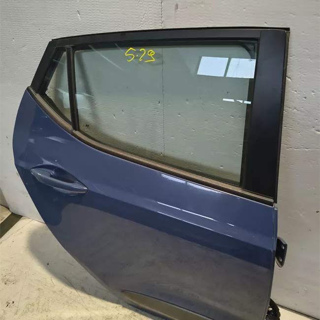 Porta posteriore destra con modanatura nera