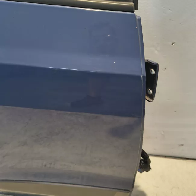 Porta posteriore destra con modanatura nera
