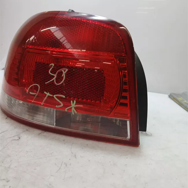 Fanale posteriore sinistro con retronebbia