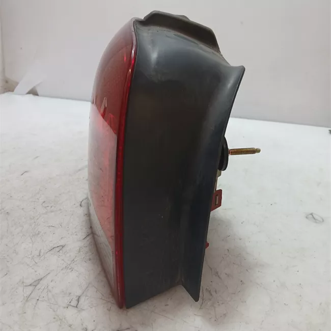 Fanale posteriore sinistro con retronebbia