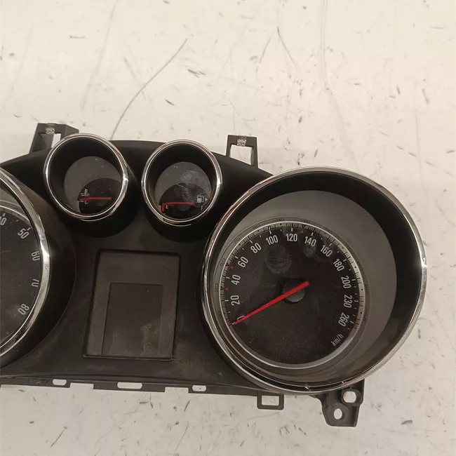 Quadro strumenti completo nero