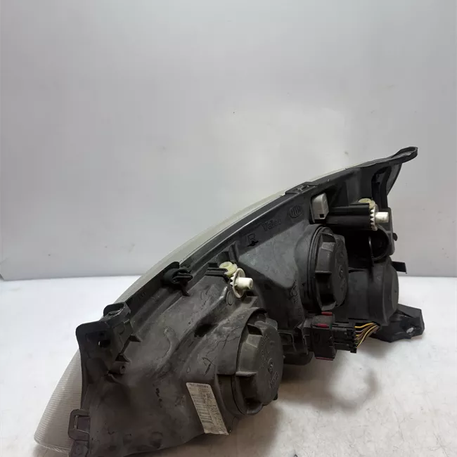 Proiettore destro t. 64000001>