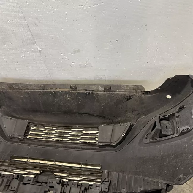 Paraurti anteriore nero