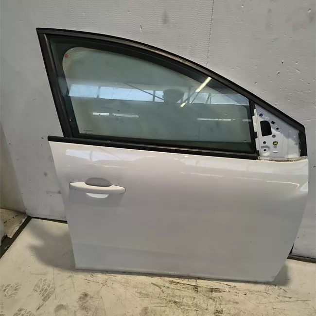 Porta anteriore destra
