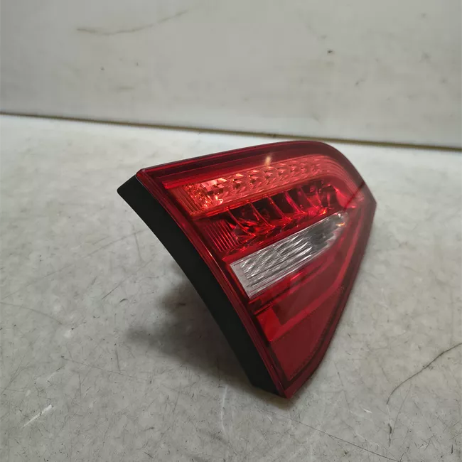 Fanale posteriore parte interno sinistro Led
