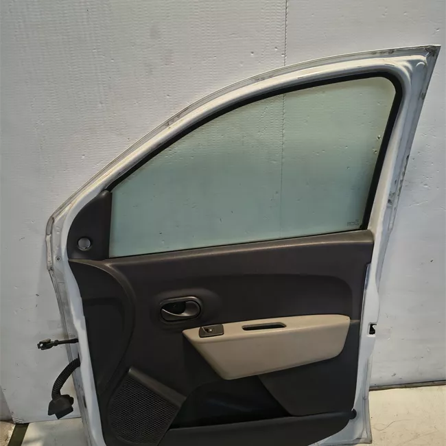 Porta anteriore destra