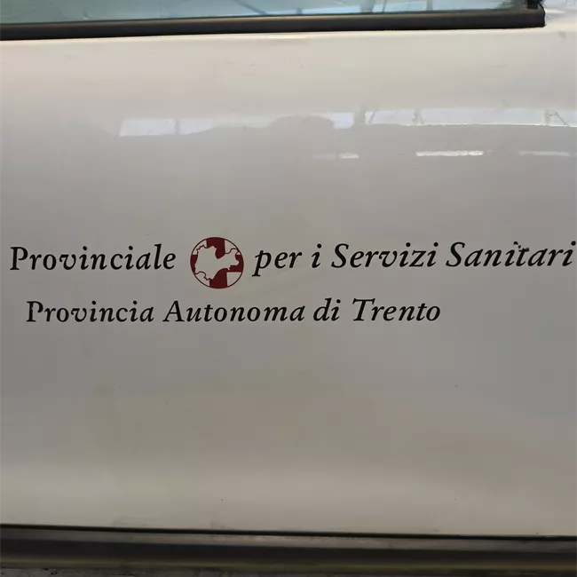 Porta anteriore destra