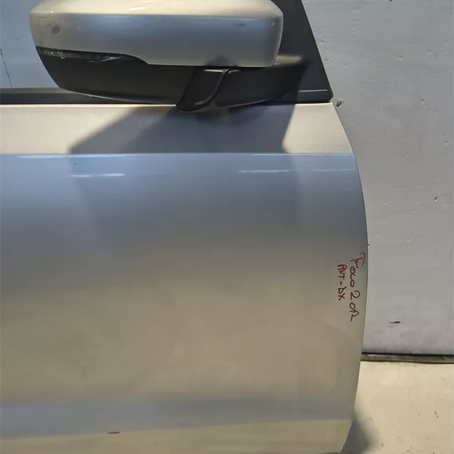 Porta anteriore destra