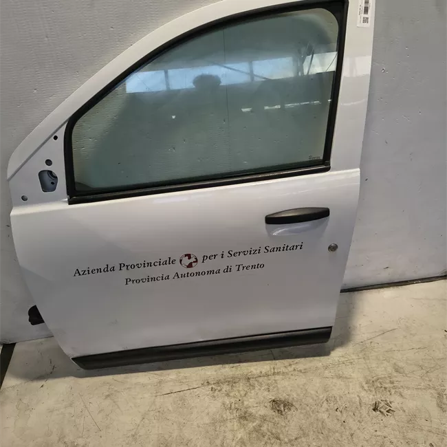 Porta anteriore sinistra