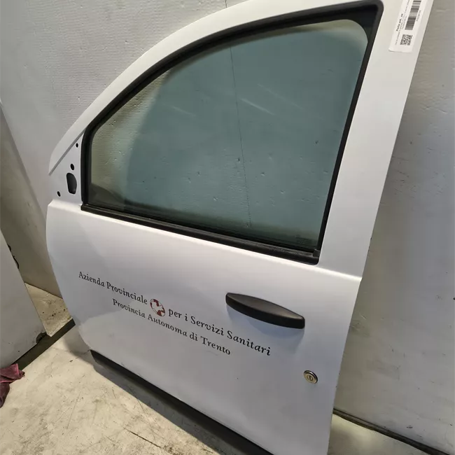 Porta anteriore sinistra