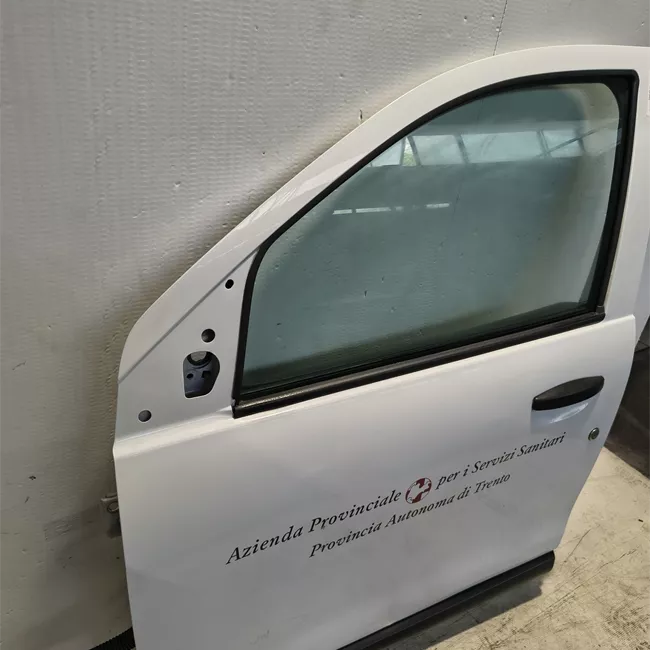 Porta anteriore sinistra