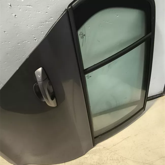 Porta posteriore destra