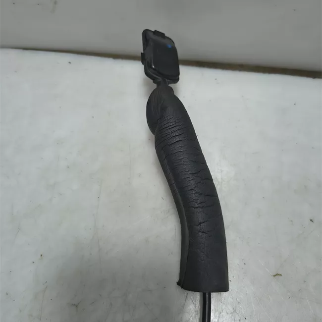 Serratura porta anteriore sinistra con bloccaggio elettromagnetico