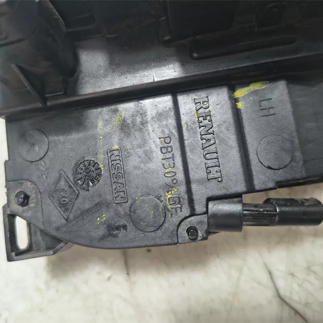 Serratura porta anteriore sinistra con bloccaggio elettromagnetico