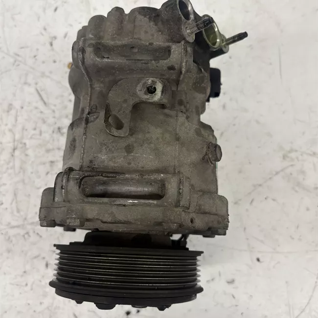Compressore aria condizionata rotazionale