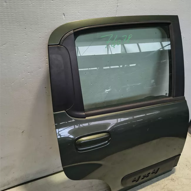 Porta posteriore destra con fasce paracolpi