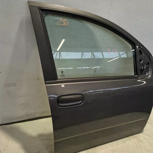 Porta anteriore destra senza fasce paracolpi