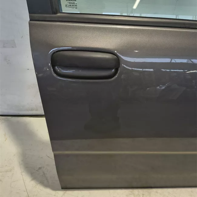 Porta anteriore destra senza fasce paracolpi