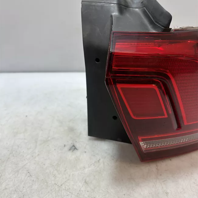 Fanale posteriore parte esterno destro Led
