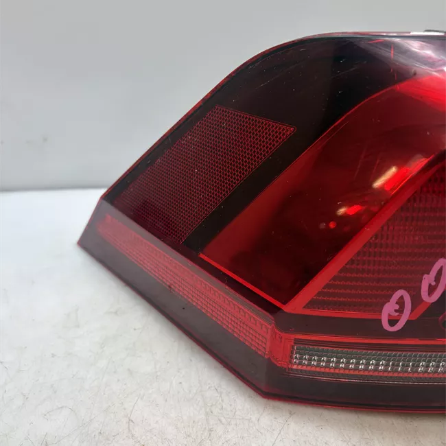 Fanale posteriore parte esterno sinistro Led
