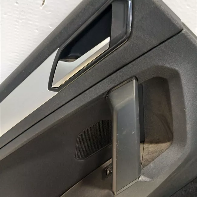 Pannello interno porta posteriore sinistro Tessuto nero titanio